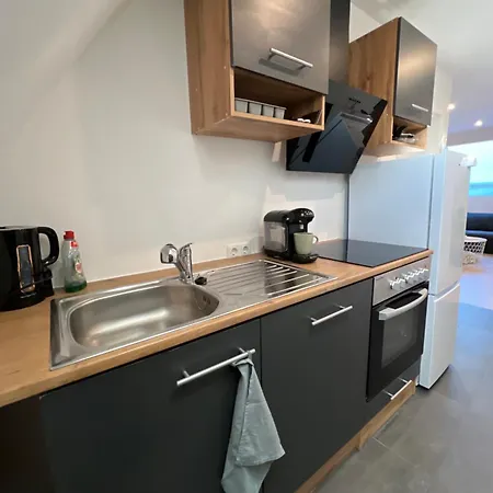 Appartement Moderne Neureut, Fussbodenheizung - Regendusche - Waschmaschine - Stellplatz