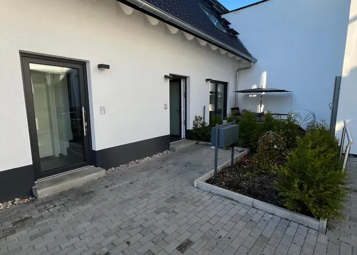 Moderne Neureut, Fussbodenheizung - Regendusche - Waschmaschine - Stellplatz Apartament